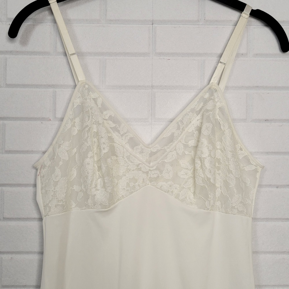 Vintage 70s White Lace Trim Full Slip Sz M 36 Mermaid Hem BombshellHem Lingerie - Picture 3 of 10